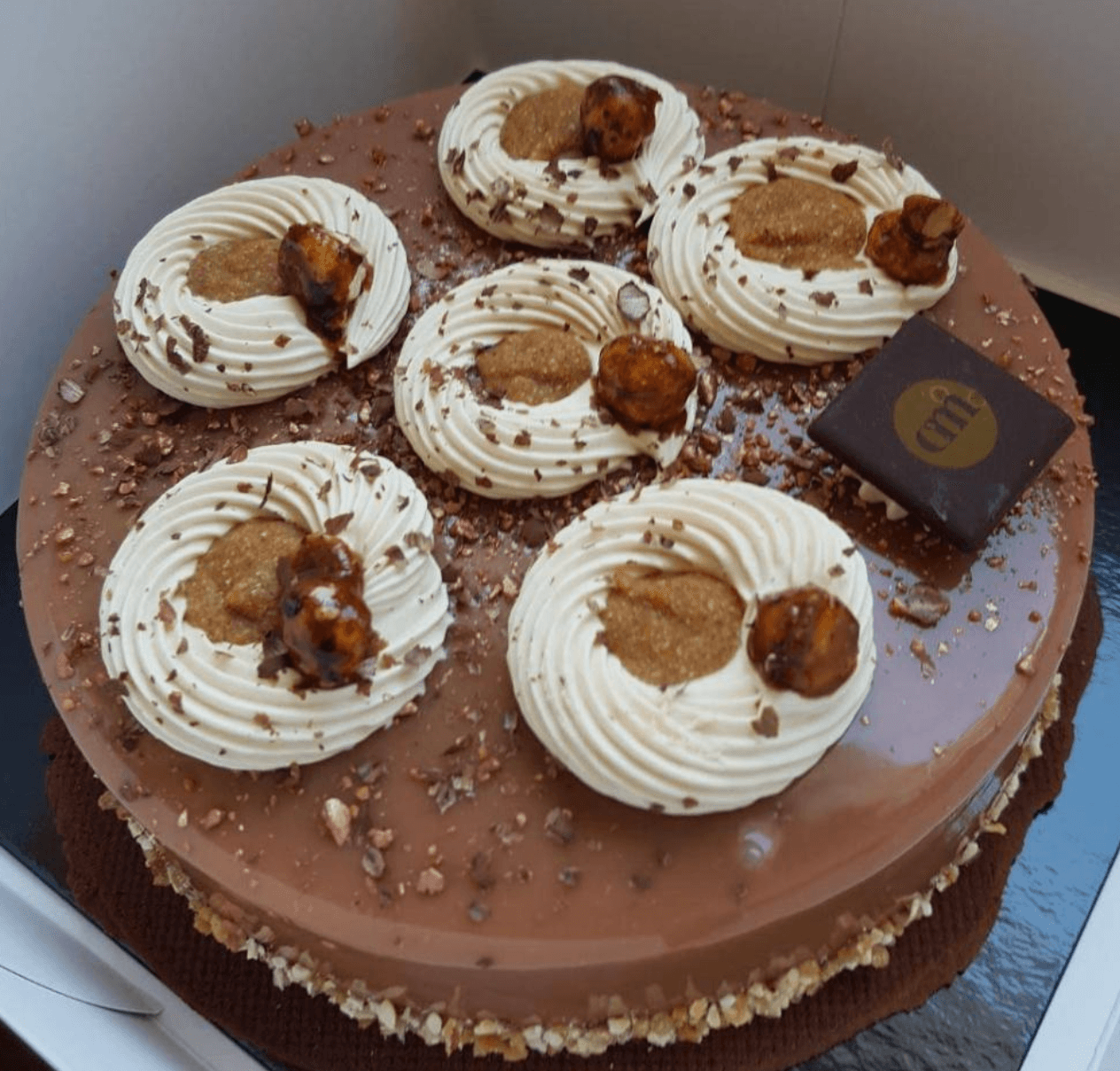 Plat en sauce au smartphone avant BeauPlat, restaurateurs à Paris